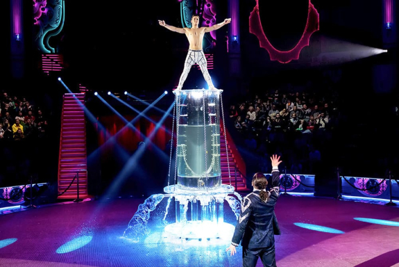 Шоу воды , огня и света!